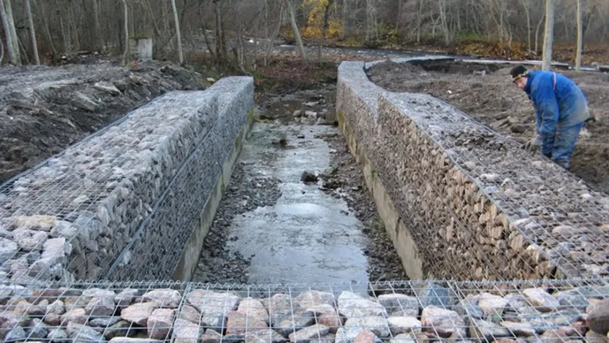 Kivikaru gabioon kaldakidlustus