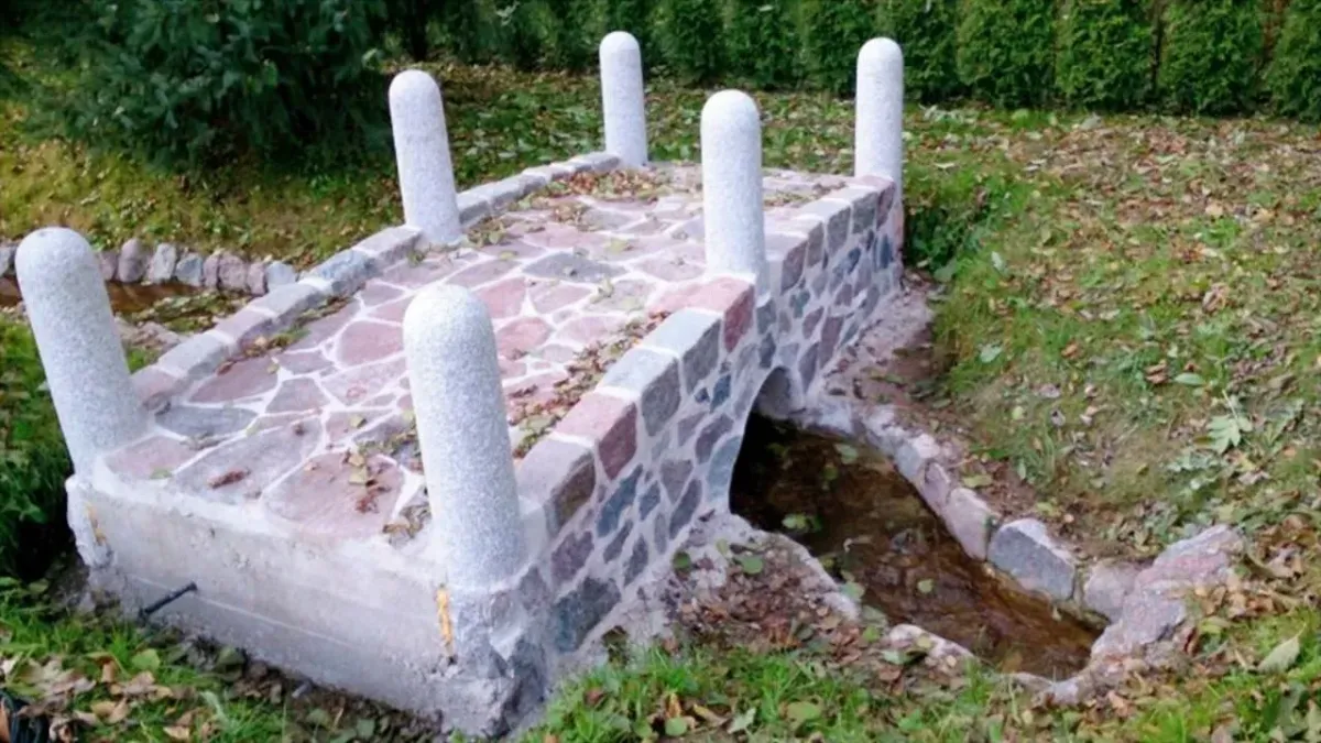 Kivikaru maakivi sild