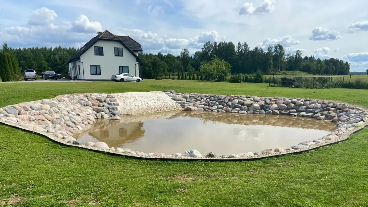 Kivikaru tiik maakividega