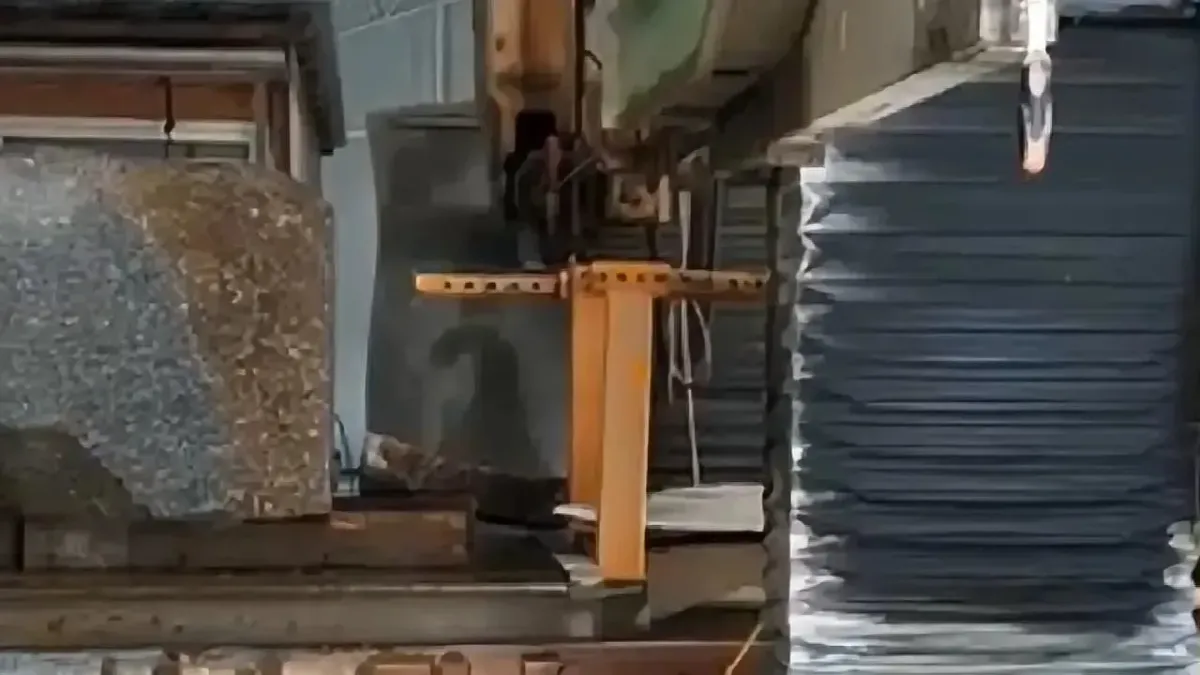 Kivikaru maakivi lõikamine