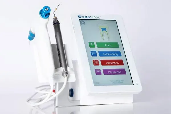 Nomad™ X-Ray Gun Using by Dentist At Towne Centre