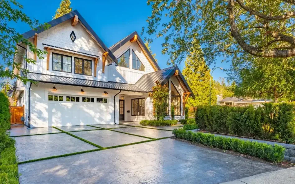 Columbus Concrete builds and installs driveways.