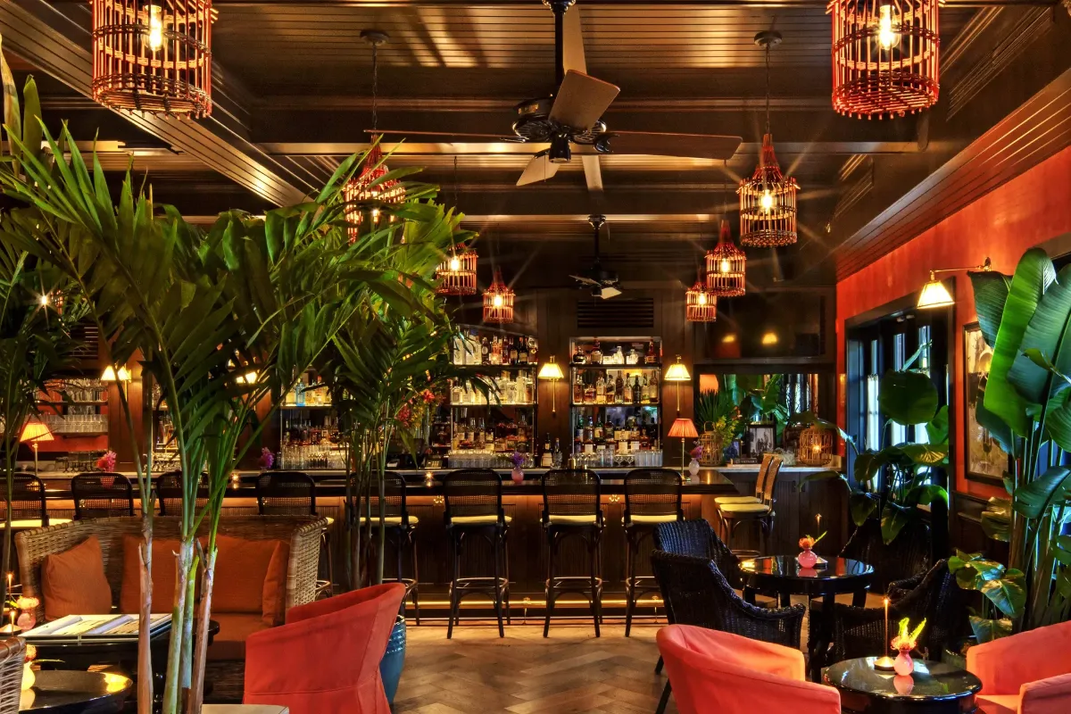 Le Colonial Lake Forest