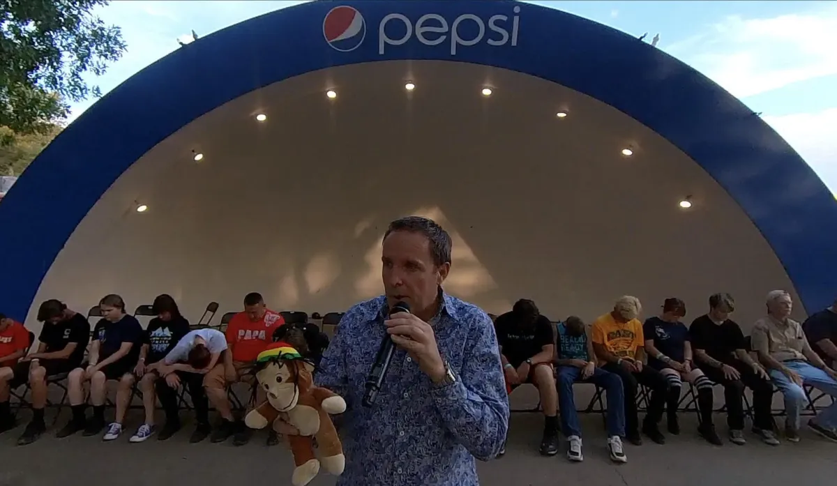 Richard Barker performing comedy hypnosis show in London – best comedy hypnotist UK