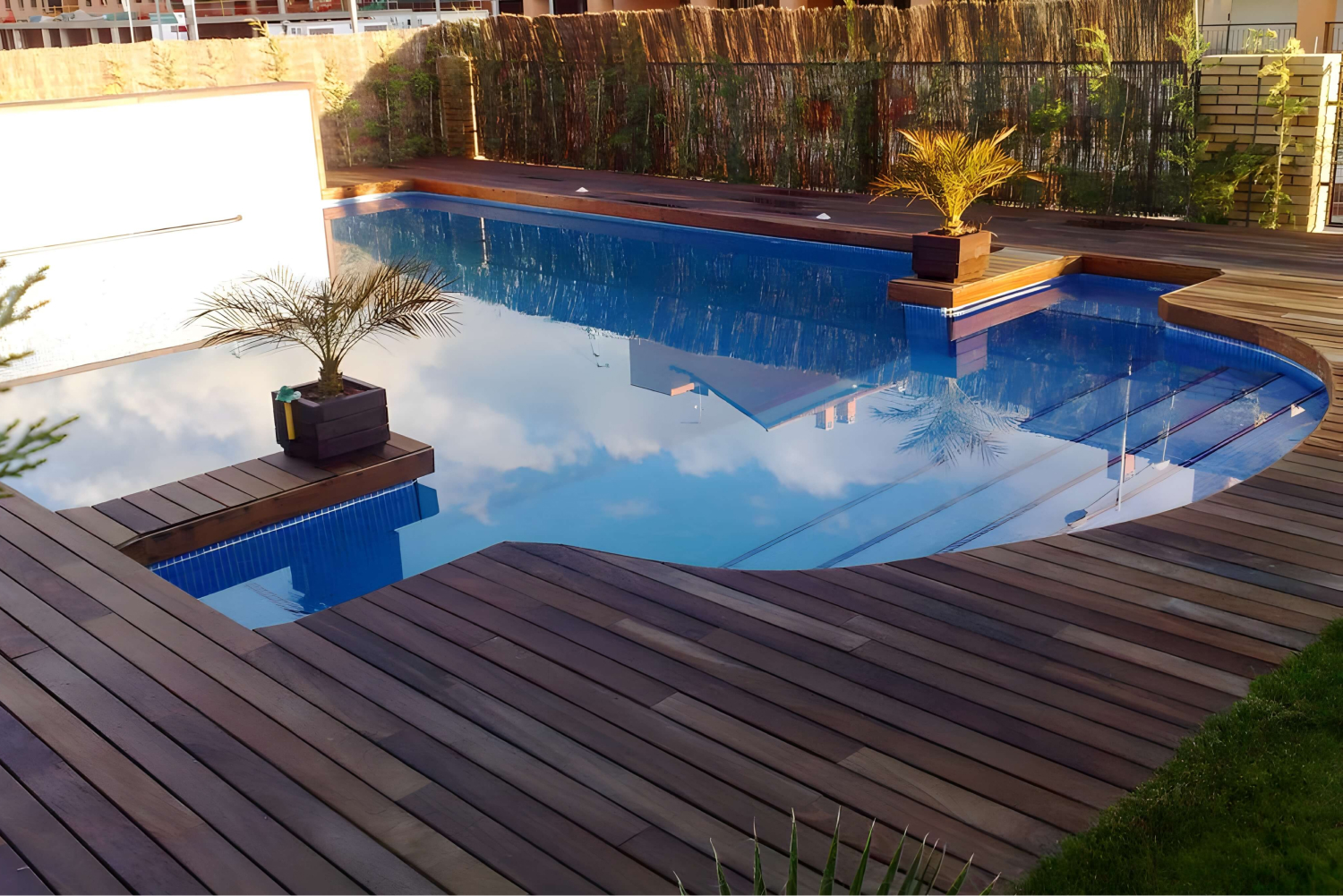 Piscina Lujo Pared Cristal