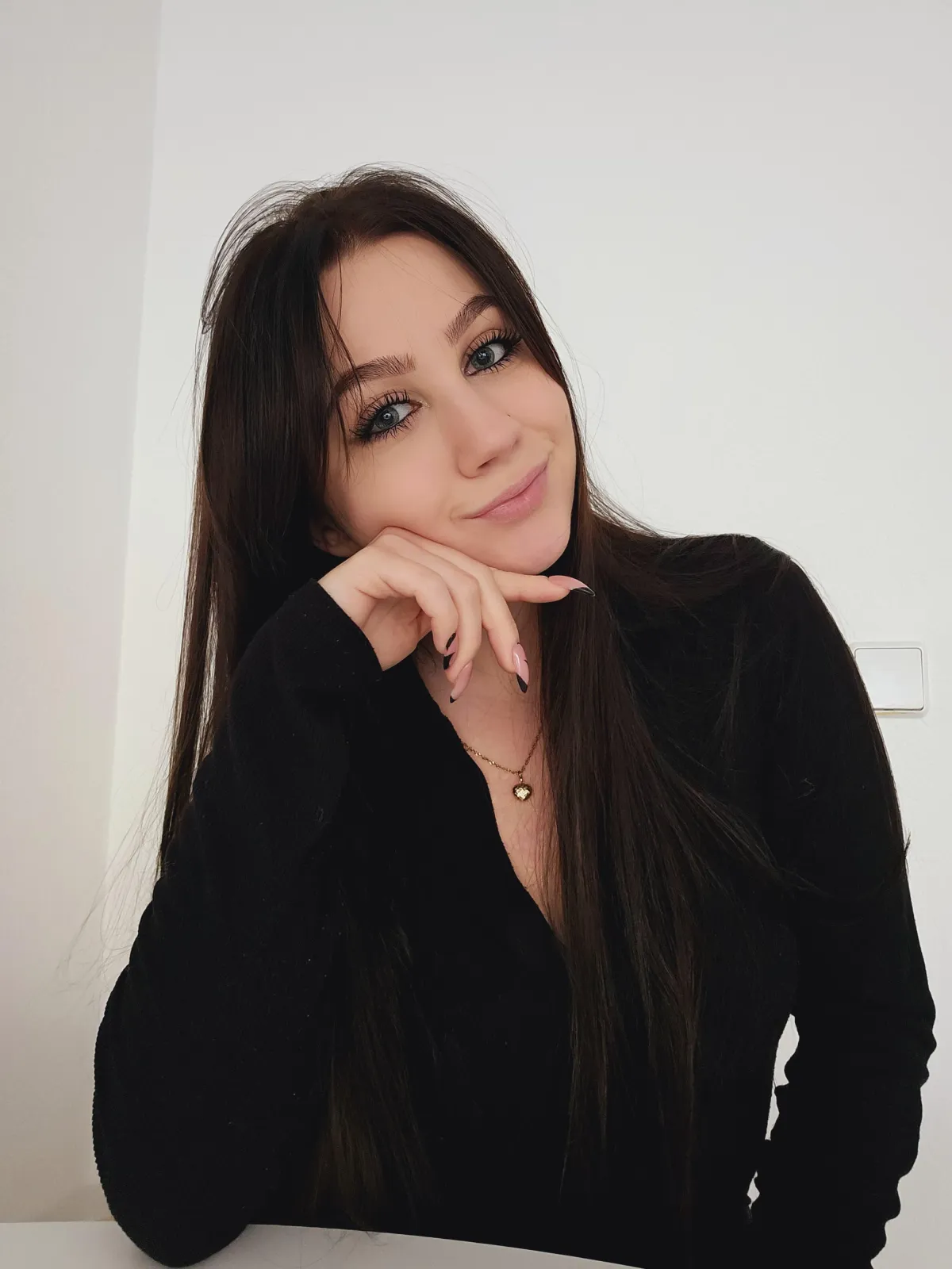 Julia Content Creator