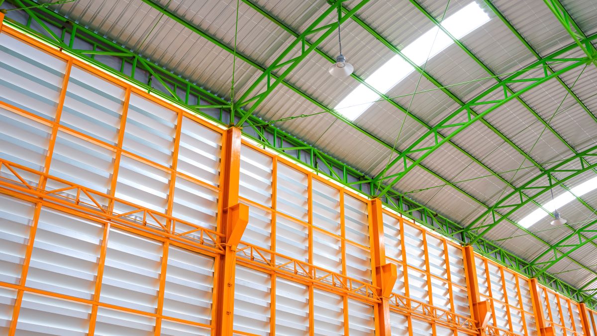The Benefits of Using Spray Foam Insulation in Metal Buildings