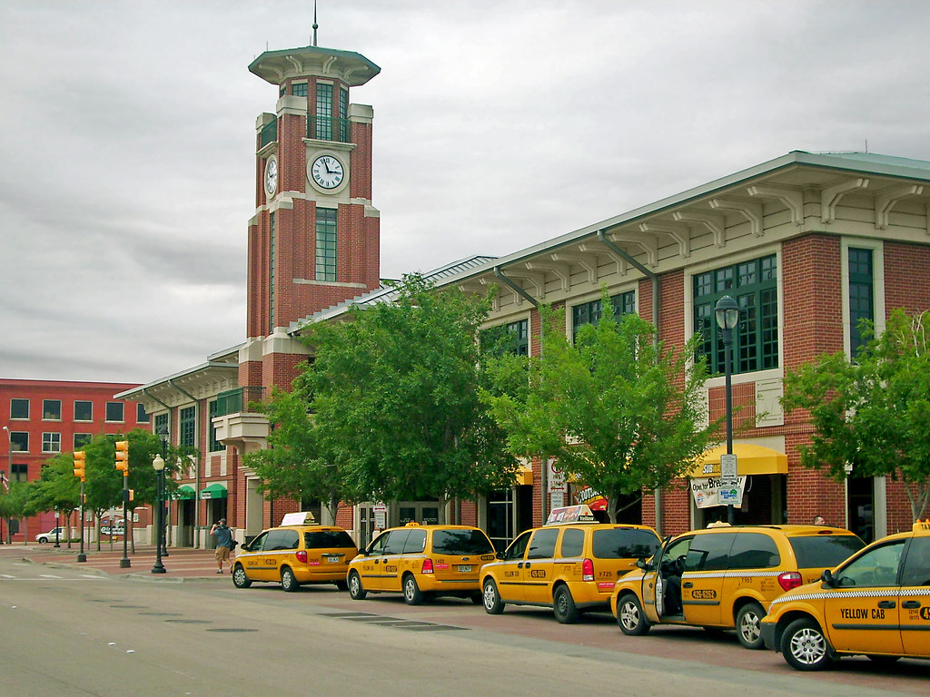 🚗 First Time Visiting Texas for a Major Event? Car Rental Tips Every Traveler Should Know | Trinity Auto Rentals – Fort Worth, TX