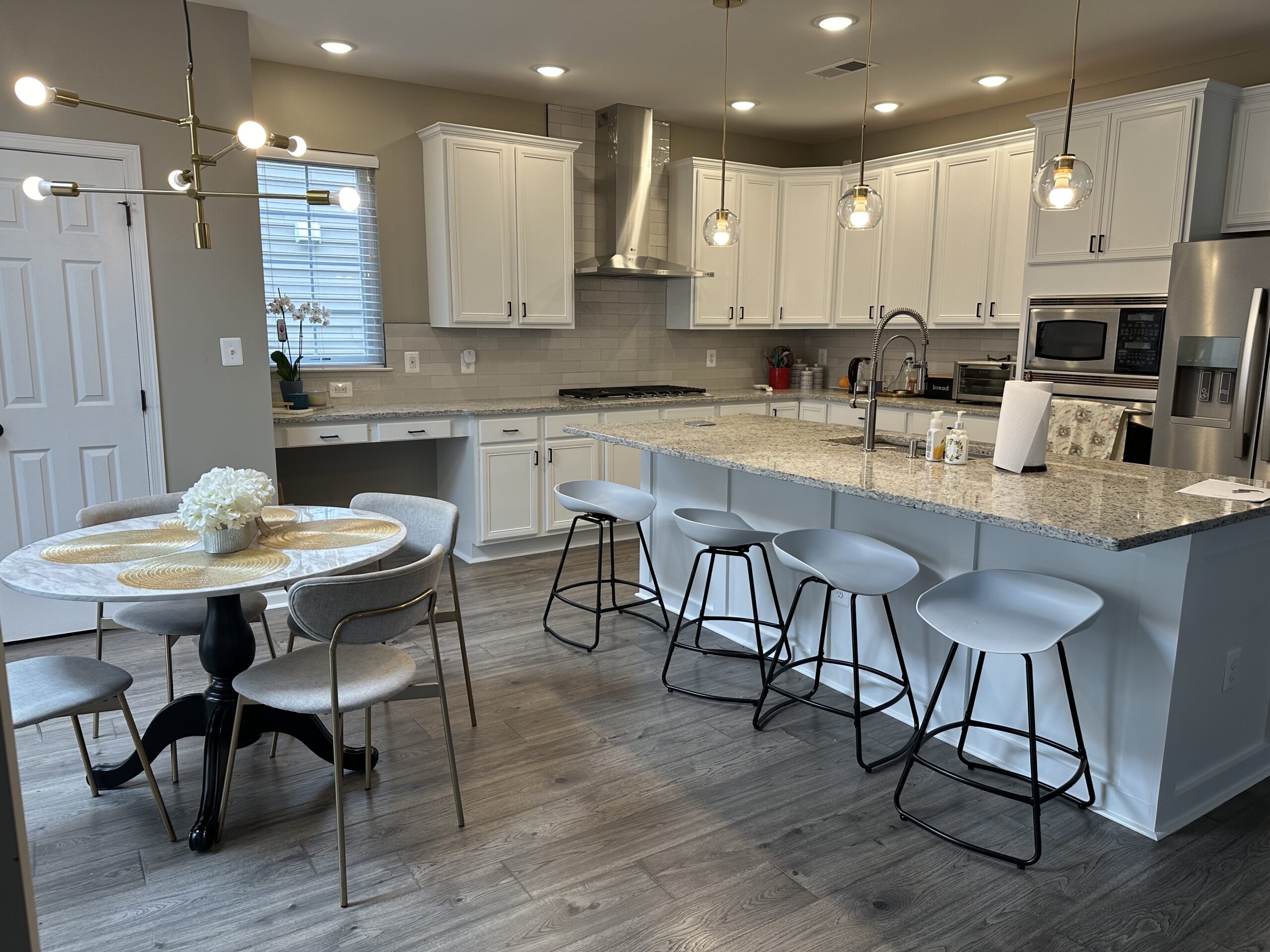 Custom Kitchen Design and Renovation