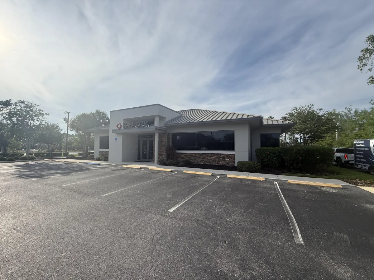 Professional exterior painting for commercial building in Bradenton, Florida