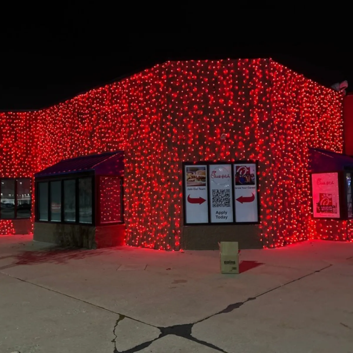 Commercial Christmas wall lights on storefront in Sterling Heights, MI