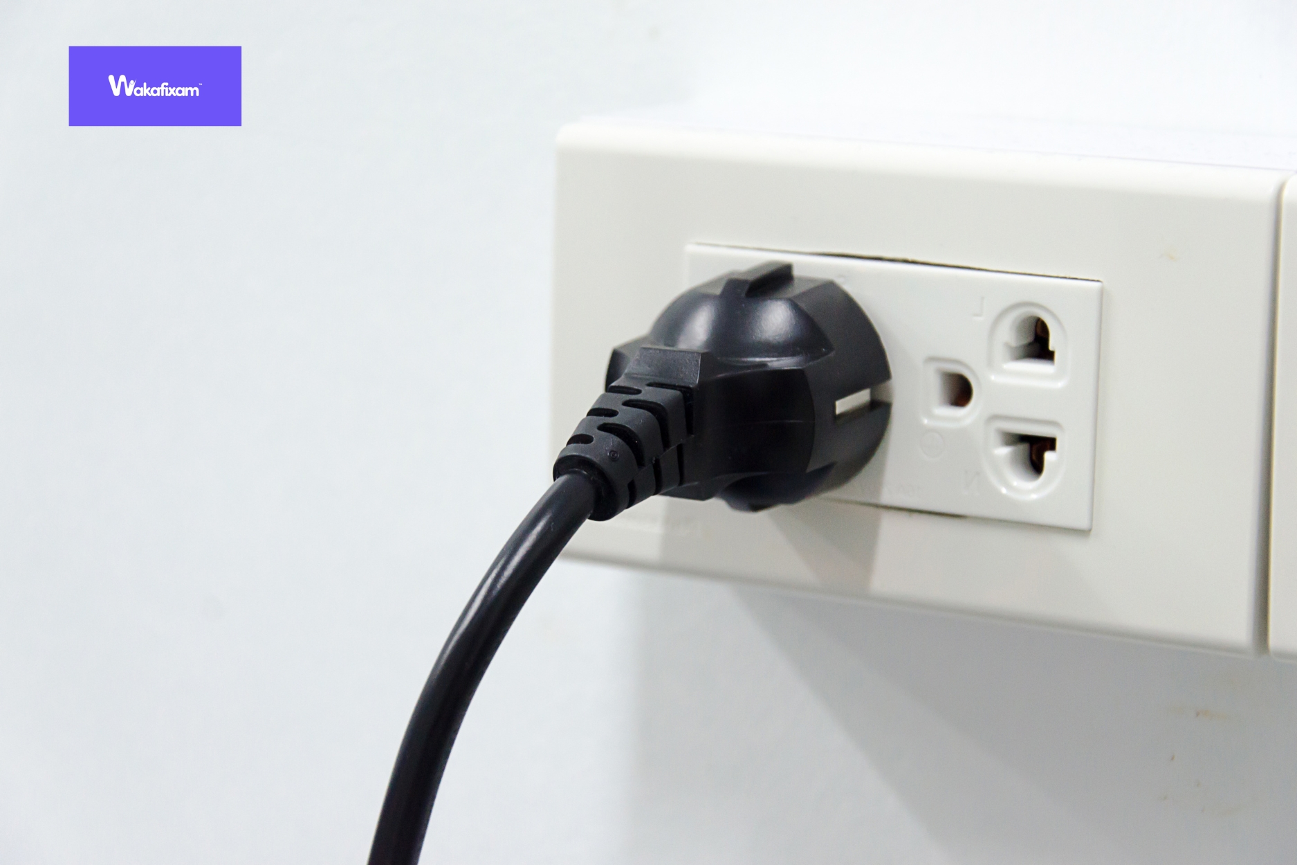 Signs of Dangerous Electrical Wiring in Your Home