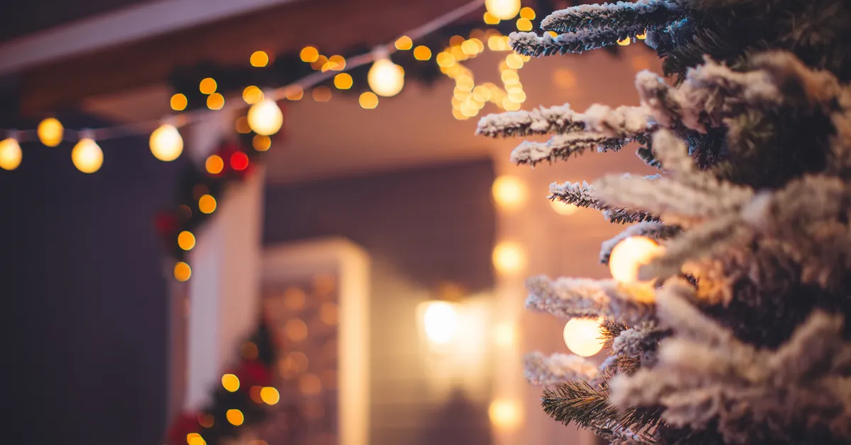 Easy DIY Outdoor Christmas Decorations for Your Mobile Home