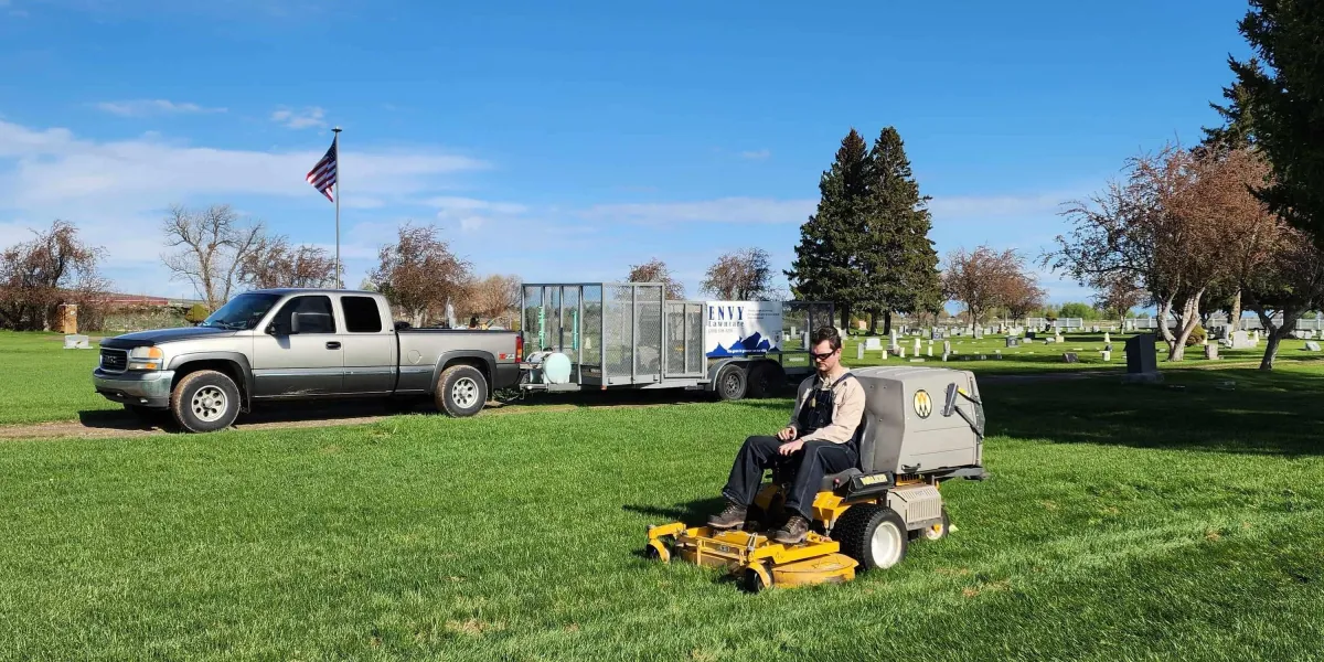 Envy Lawncare Lawn Trimming