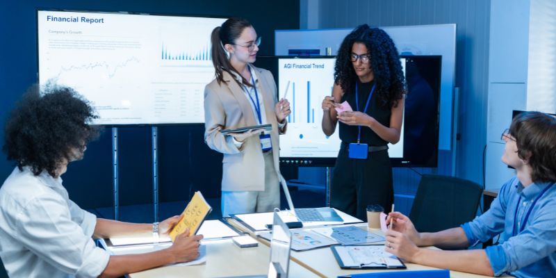 Unlocking Competitive Advantage with Business Intelligence and Analytics: A Complete Guide