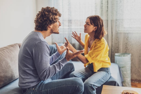 Couple arguing about their relationship. 
