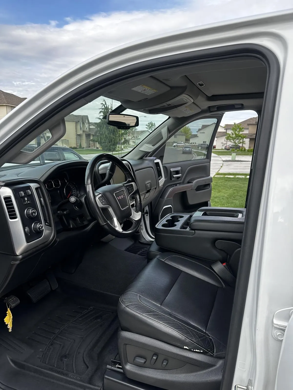 interior car detailing service photo