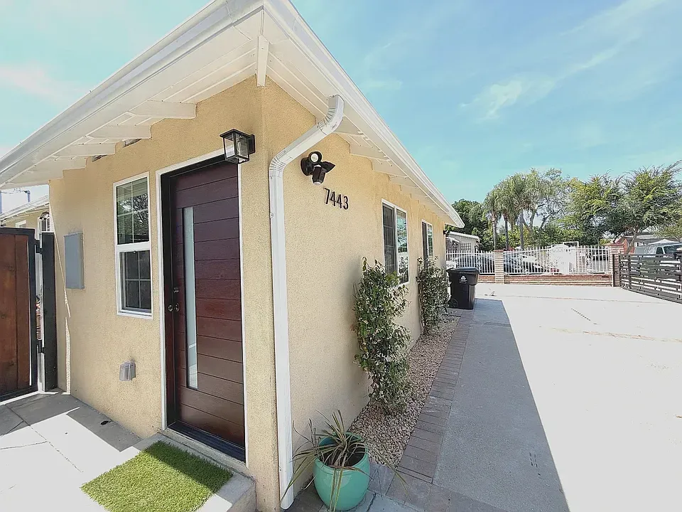 Winnetka ADU for Rent – Modern 1-Bed, 1-Bath Home