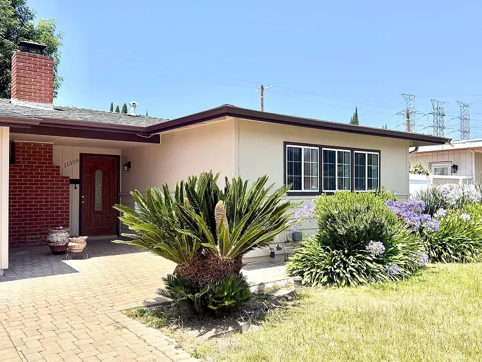 Granada Hills Home for Rent – Spacious 3-Bed, 2-Bath Single-Family Residence
