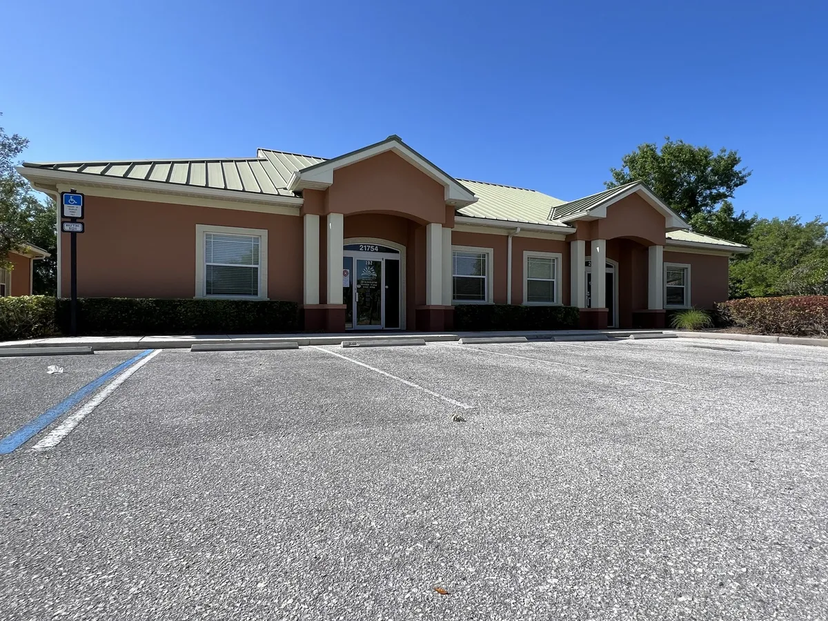 Full Life Chiropractic welcoming boutique exterior and entryway on State Road 54 in Lutz