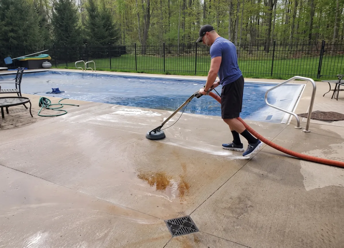pool area cleaning 