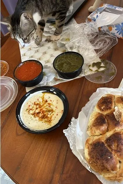 על אורז, חלה ומשאלות קטנות
