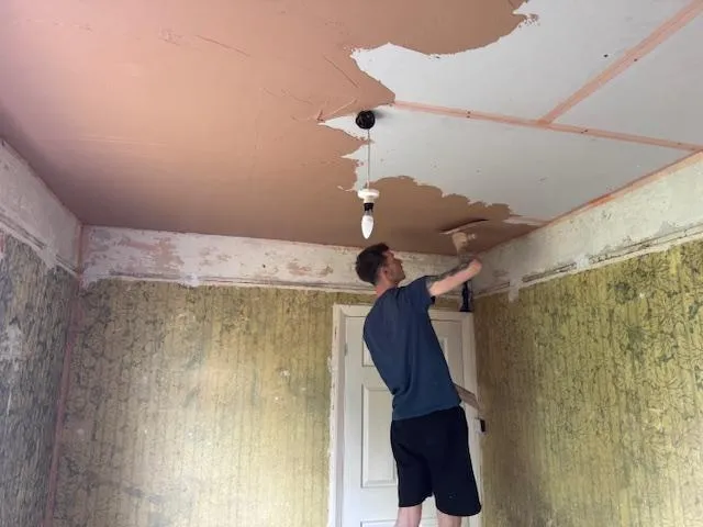 Detail of smooth plaster corner and shadow line