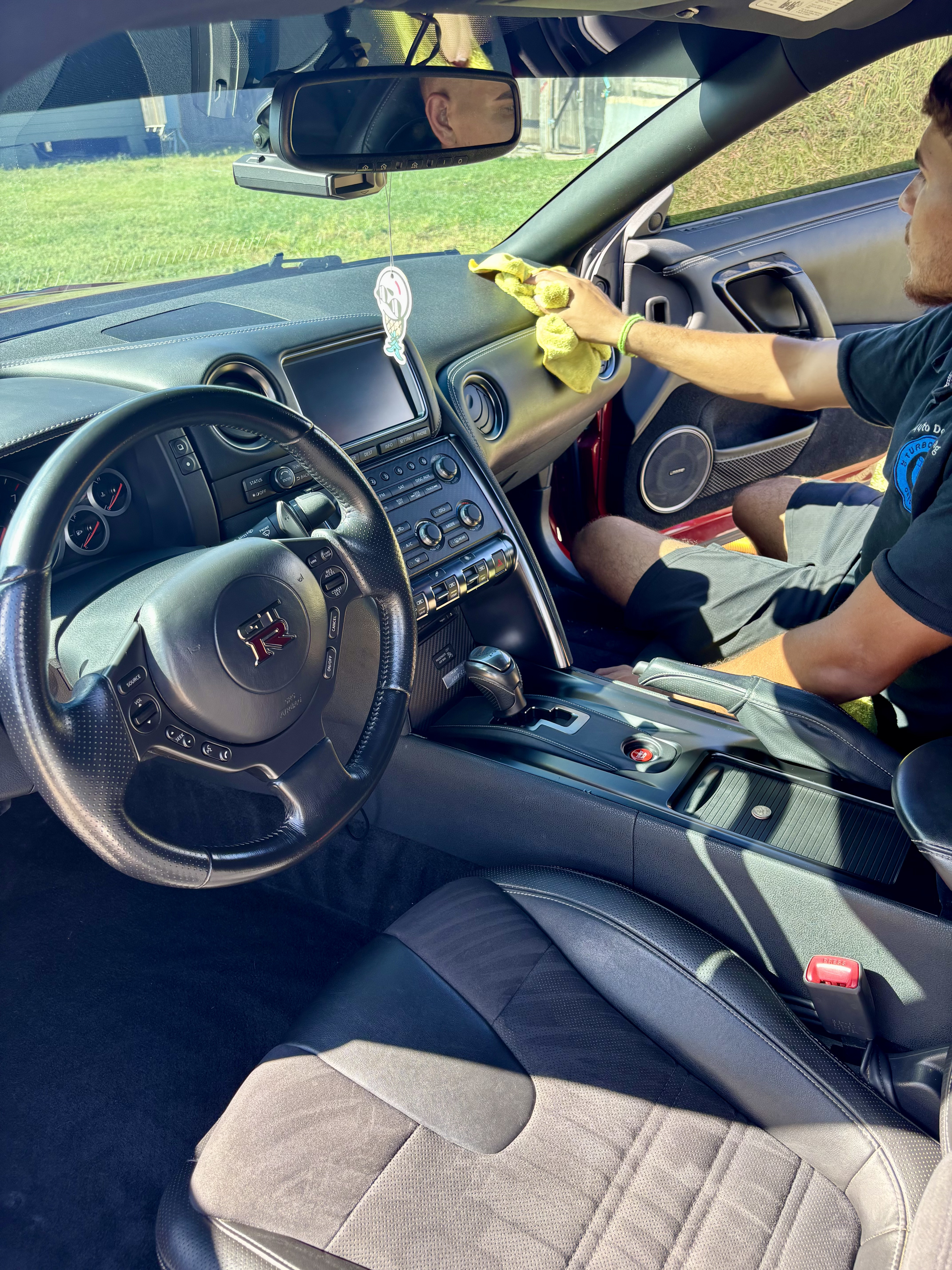 Interior detail on coupe in 78253