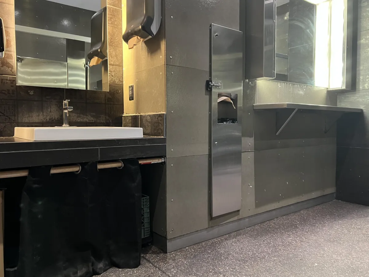 Schrödinger’s Sink