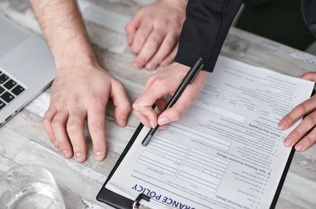 How Much Do Insurance Sales Agents Make?