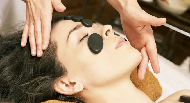 Client receiving a anti-aging, exfoliating, deep cleaning treatment by Lindsay Rose Ali at Lindsay Rose Beauty in Mansfield, Texas