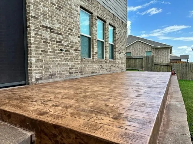 stained concrete contractor