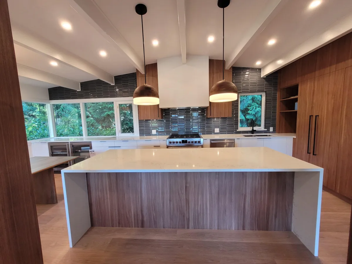 a stunning backsplash 