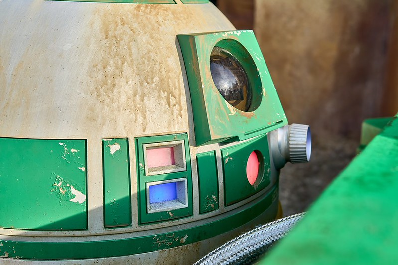 A Green R2-D2 style droid is unexpected.