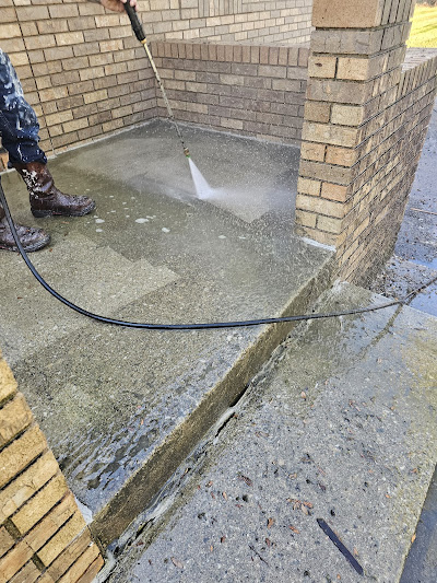Driveway & Sidewalk Pressure Washing