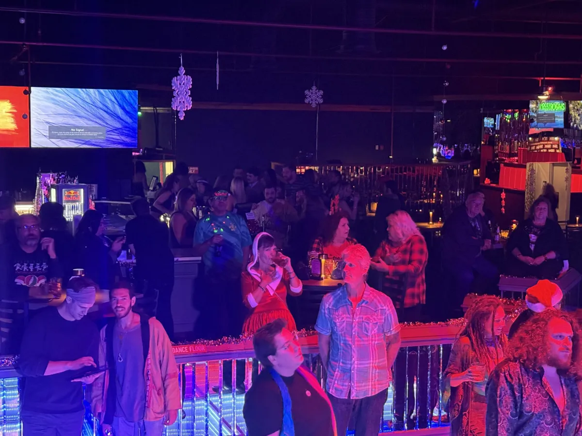 VIZIONZ LOUNGE GALLERY