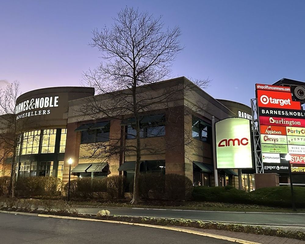 Businesses on Route 3 Clifton, NJ