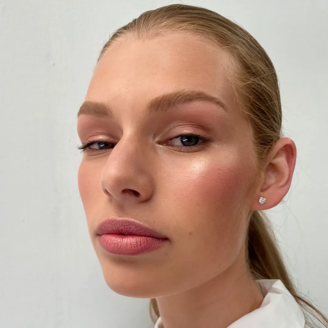 Coiffure et maquillage de luxe pour mariages à Monaco, Nice, et Cannes.