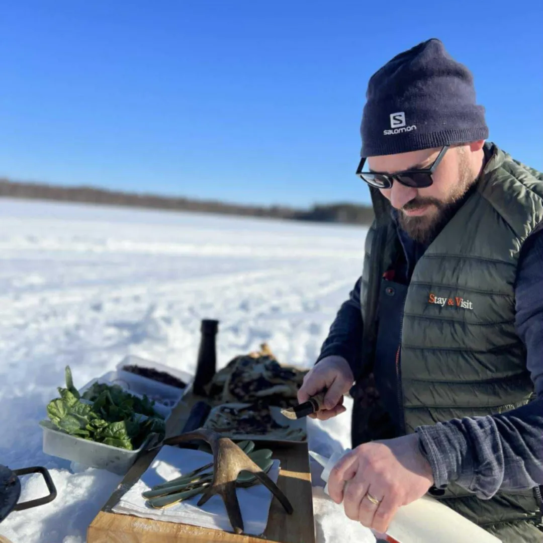 Santis Smaker - Håvard lagar mat ute