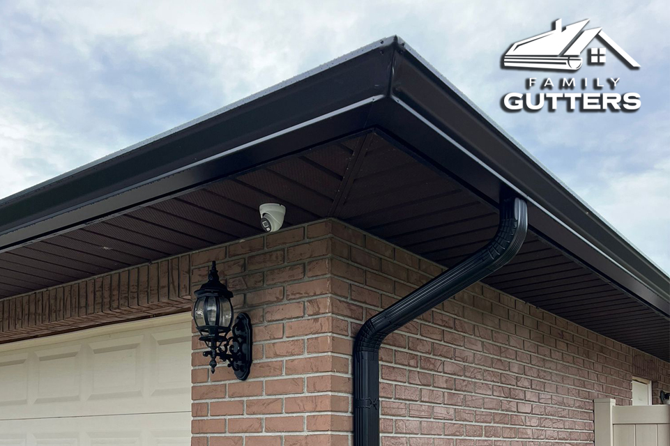 Seamless gutter color options for Florida homes
