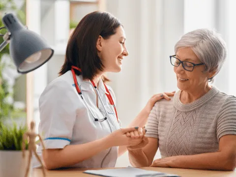 nurse diagnosing a patient