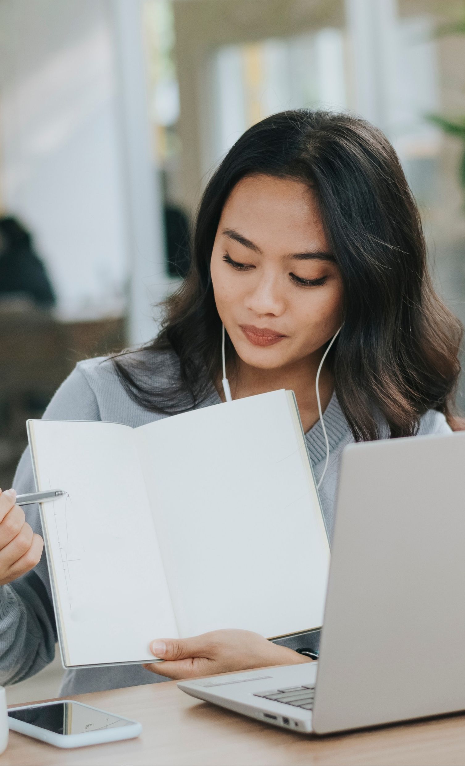 IHP Level 3 Heath Coach on Virtual Appointment with Client