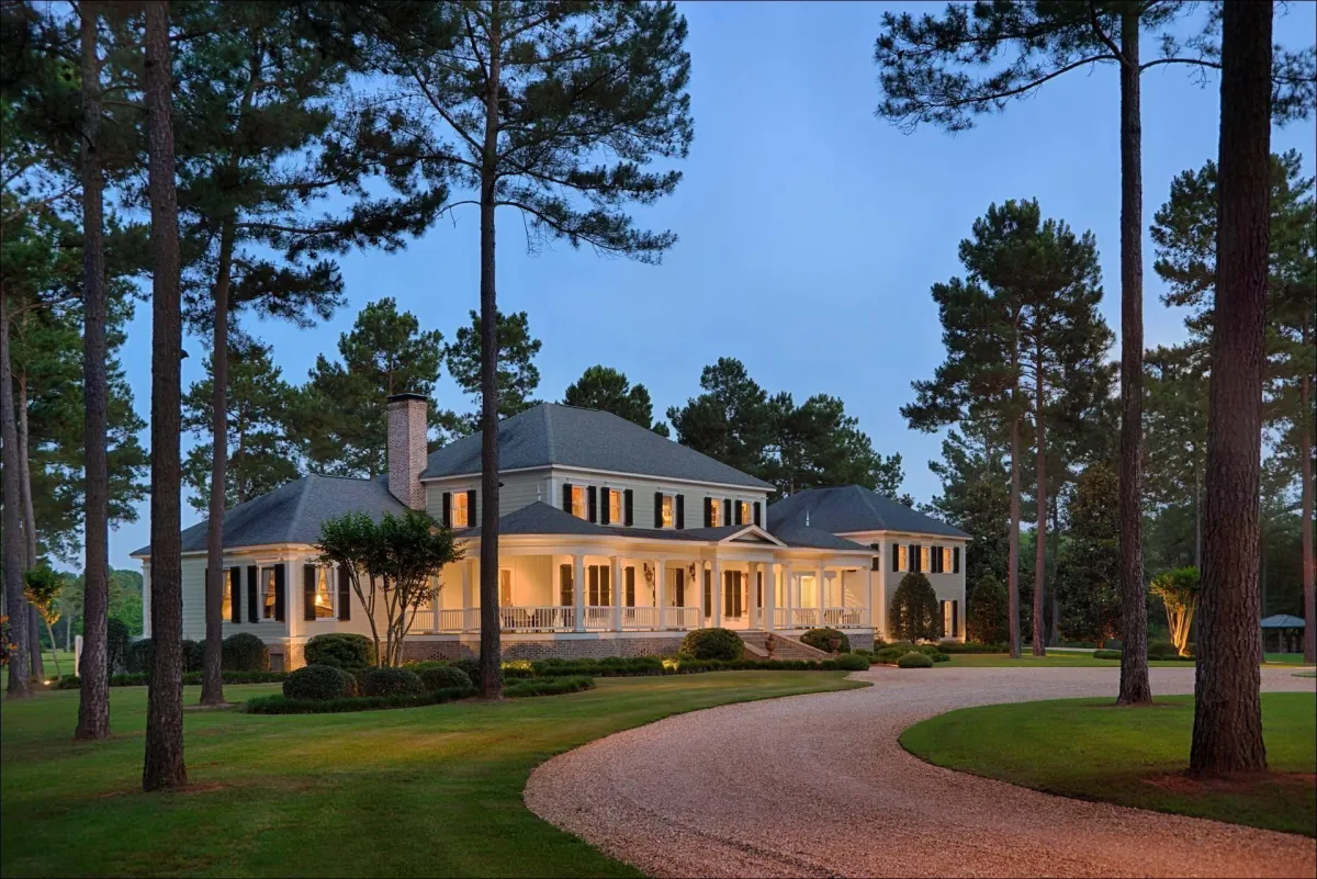 Albany Concrete builds and installs driveway 