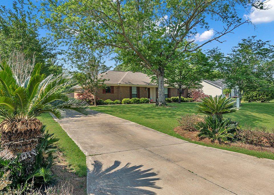 Albany Concrete builds and installs driveway 