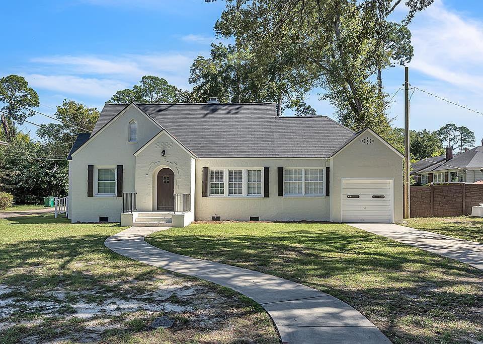 Albany Concrete builds and installs driveway 