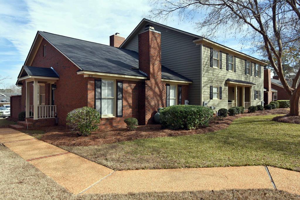 Albany Concrete builds and installs driveway 