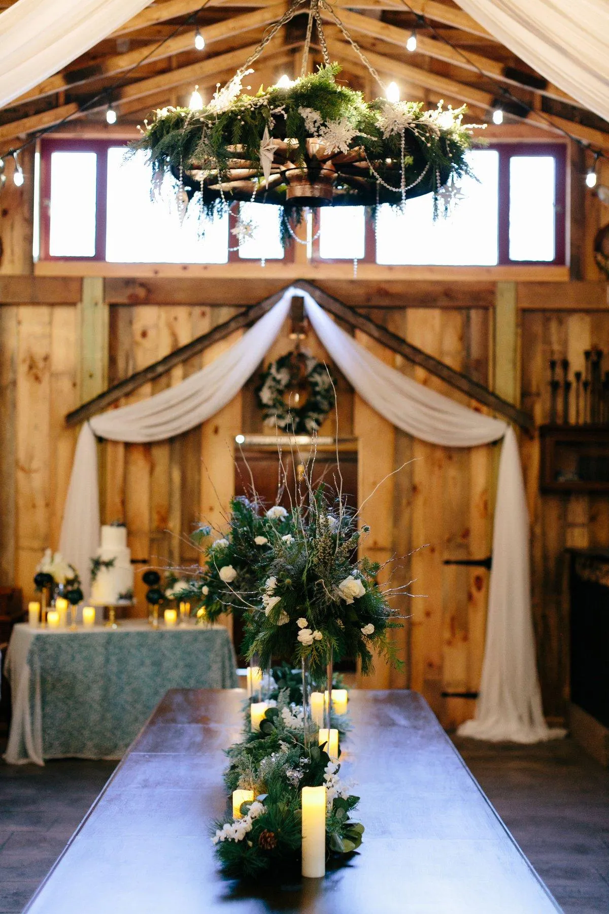 barn wedding decor