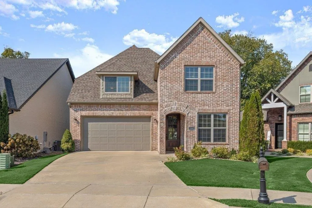 Rogers Concrete Pros, Rogers, Arkansas doing Driveways