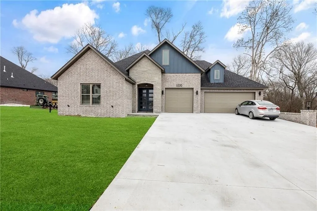 Macon Concrete builds and installs driveway