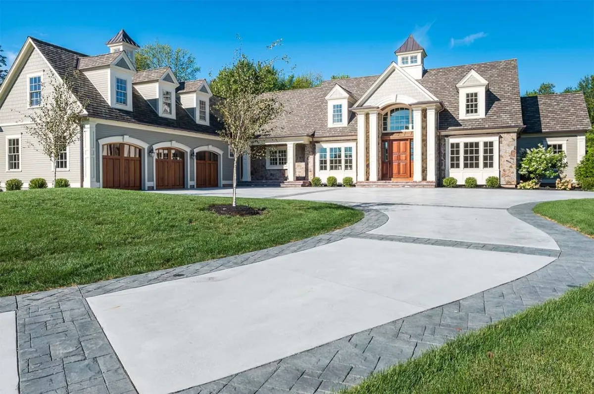 Rogers Concrete Pros, Rogers, Arkansas doing Driveways